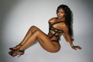 Busty Ebony NADIA Available Now For Upscale Gents Only photo 2