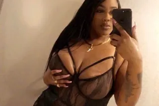 IC / OC SPECIALS♥💕🩷Gorgeous Curvy Upscale Provider 🩷 Come Enjoy Pure Sweet Seduction With Me💦 photo 3