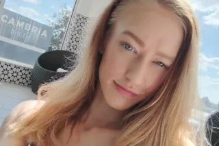 petite and ready to meet photo 7