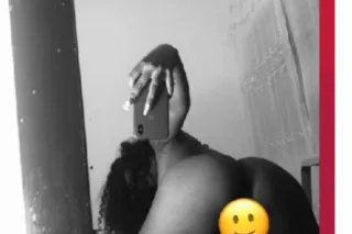 im sexy avaible photo 2