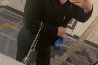 Sexy, Bubbly Brunette Bombshell 😇 lots of fun!