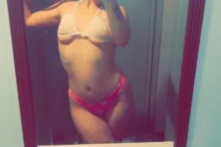 AVAILABLE NOW 😋 CARFUN🤤/ OUTCALL🥰