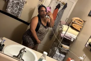 Hey Luvs It’s Karma 5’4 brownskin upscale babe💦 new in town here to fulfill your pleasurable desires 🍆💦👅 not with any games also wanting to deal with men 35 and up 💋 photo 2