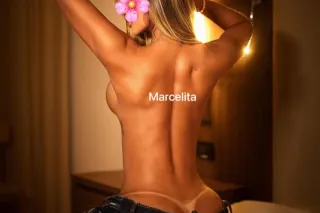 Sexy Colombian Goddess Visiting photo 3