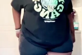 PRETTY BITCH BEST HEAD IN THE CITY photo 3