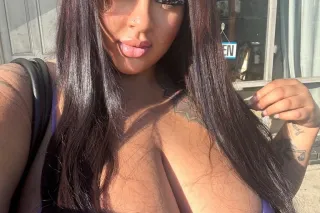 last night in Kona 🍑Busty, Curvy, Huge Ass 🇨🇺Latina BBW Content Creator 🍑 photo 4