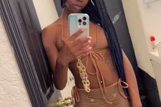 karma the pretty petite 💋