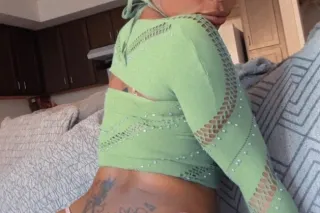 gorgeous freak ! SPECIALS : curvy PETITE satistfaction guaranteed!