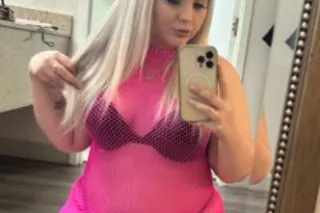 Bombshell visiting CAMARILLO🩷 photo 3