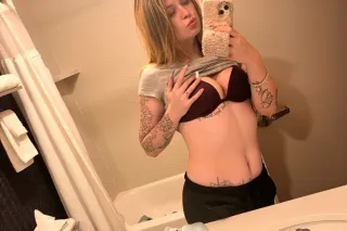 hot horny and ready for you! i can verify! photo 4