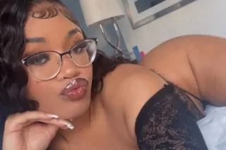 Cute Nerdy Girl With Dangerous Curves 😏😋 INCALL AND CAR DATES ‼ photo 2