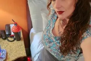 **PETITE REDHEAD AVAIL. NOW** photo 2