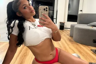 hottest topic 🤩 photo 2