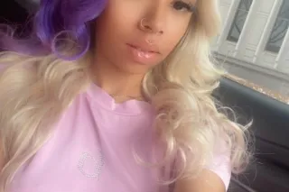 Outcall Specials ALL DAY ! Would you like to relax in all the right ways with an upscale , sexy , young & fun provider Come take a trip to Paradise with lovely Paradise 💜