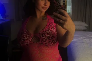 SATURDAY DEALS 🍀 sweet slim thick, busty playmate 🐰 come over and play with me🤓🤪 photo 8