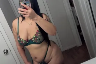 sexy y complaciente 😈🔥con un rico 🍑