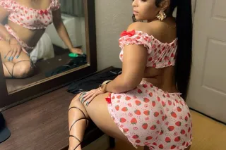 Creamy Petite Treat you must meet👅🔥 LAST NIGHT IN TOWN SPECIALS ✈ photo 3