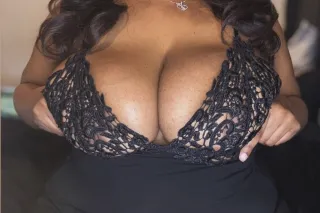 Big Titties⭐Deep Massasges⭐Exotic Fun photo 2
