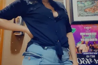 Hey its sara florida girl come get some of the florida water 🌊 photo 7