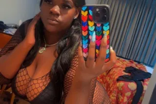Lets Meet Im The Perfect Treat 💕available now don't miss out💕📲 photo 2