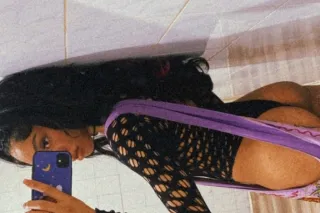 Caribbean mix, petite, tatted, pretty...