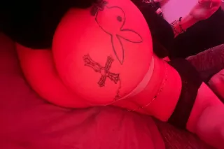 petite YT photo 5