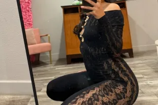 petite latina come have some funn 😍🍑 photo 2