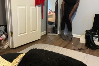 Miss Judy on duty with a booty Incall photo 11