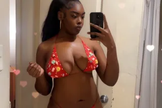 chocolate baddie in town🚨🚨 photo 2