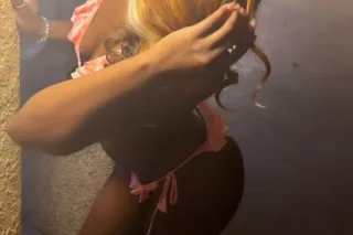 Deals , deals 😍🥰 come get private dances photo 6
