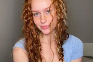 NEW DIRTY SEXY GIRL VISITING THE CITY photo 4