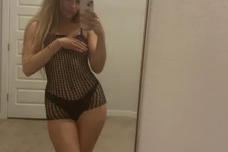 incalls n outcalls east atx Petite Blonde Treat photo 5
