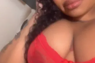 short, flirtatious , sexy 😌😏 they ALWAYS come back 😝😍 photo 4