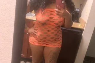 short, flirtatious , sexy 😌😏 they ALWAYS come back 😝😍