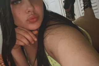 OUTCALLS photo 6