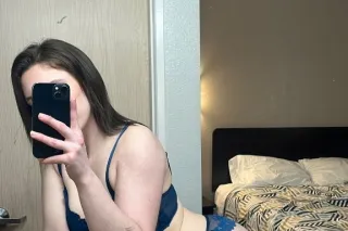 Quirky brunette with an ass you sure won't forget. photo 4