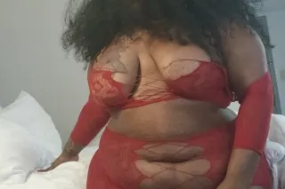 Sexy Bubble Booty Bombshell 😍 Visiting 💦💦💦Wet and Tight💦💦👅🫦 photo 4