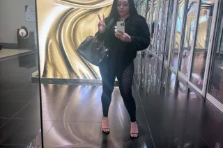 Stockton & Surrounding 🚗🇲🇽 hablo ESPANOL 📲screening req. serious inq. only 🩷-- Kari the Hottie -- Thick Latina Princess 👑 Ready to Be Spoiled – Serious Only photo 4