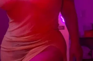 Upscale Classy Colombian Milf 🤗fat booty 🐈‍👅Available now 🤗😊 photo 2