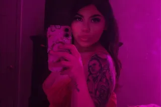 Thick latina with a phat pretty pussy! photo 2