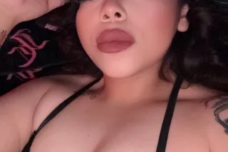 Thick latina with a phat pretty pussy! photo 5