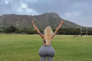 Sexy Tiffany in SHERMAN OAKS *my Porn Videos on "Fansly" BAREBACK FUN, BBBJ, ANAL EXTRA+🌹+****
