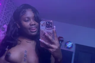 (Incalls Only)Dont miss Out on This Fiiji Water 💦💦💦 photo 2