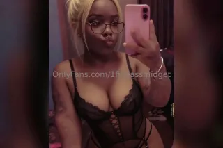 🧚🏽😮‍💨 4 Foot 3 Dwarf/ Midget 100% Real Come See Me 🧚🏽😮‍💨