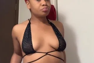cum have some fun💦let me take the edge off👅 photo 2