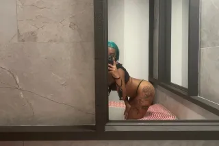 2 girls twice the fun come play with us 💦🤤