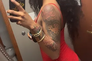 WET AND READY TO PLAY, CREOLE PETITE AND READY TO BE YOUR TREAT😍 2 girl available photo 5