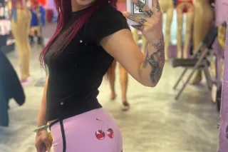 THICK LITTLE BOOTY LATINA photo 2