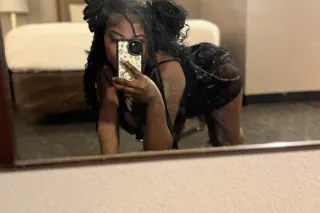 WET AND READY 💦💦