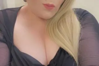 TRANSGENDER BBW SNOWBUNNY